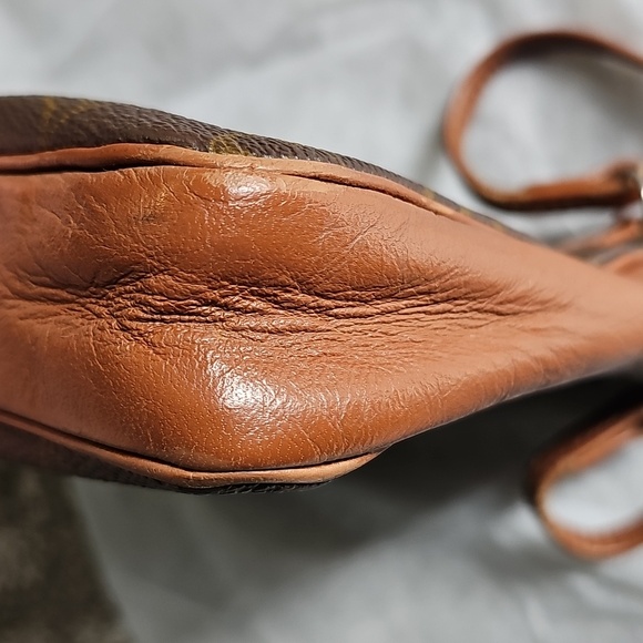 Louis Vuitton Brown Monogram Clutch - Picture 10 of 13